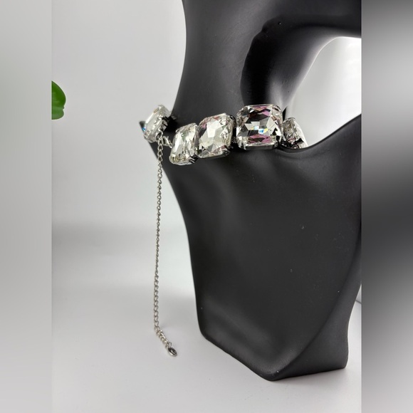 Statement Crystal Necklace & Earrings Set - Picture 6 of 11